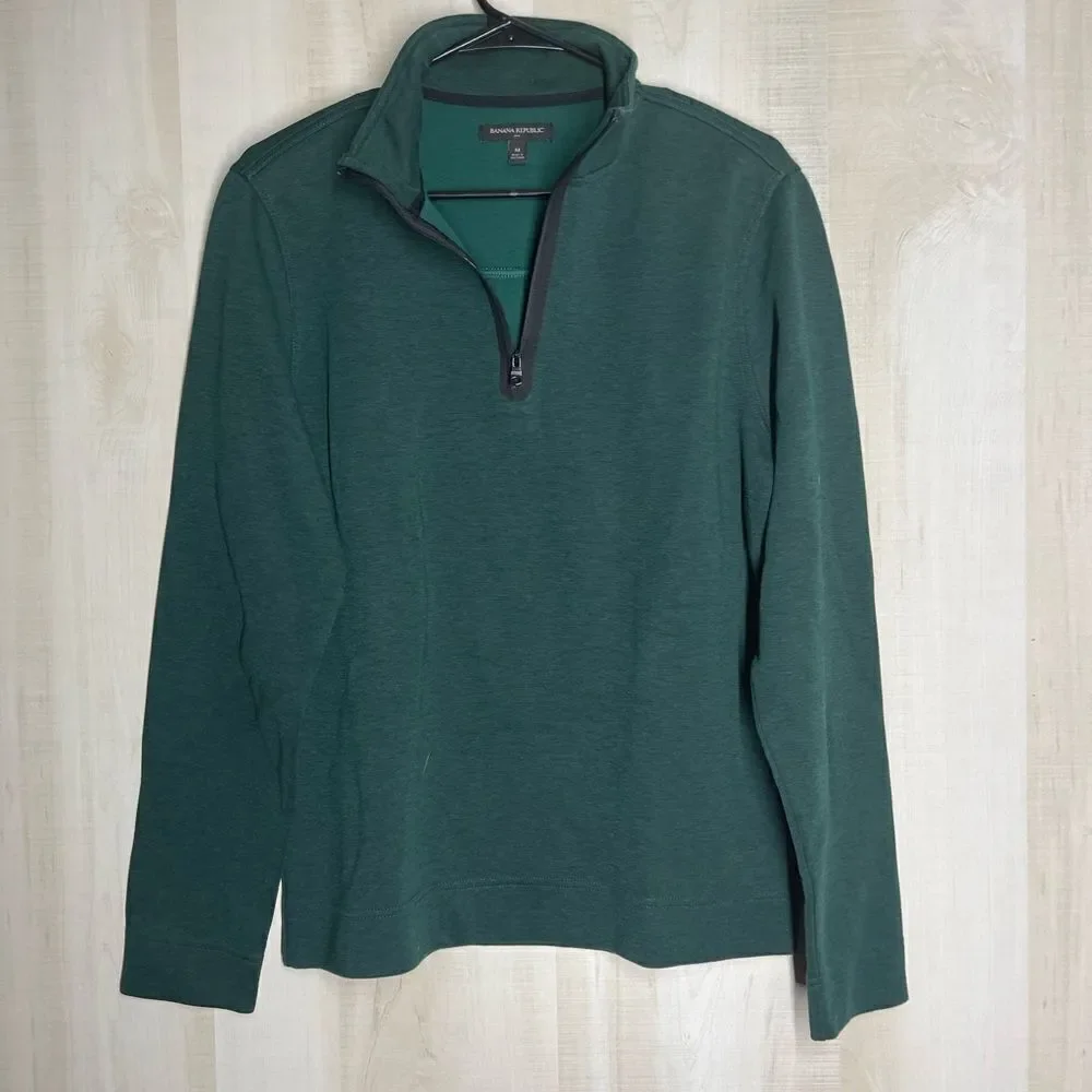 Banana‎ Republic forest Hunter green long sleeve pullover, size medium